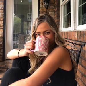 Meet your Posher, Madalyn